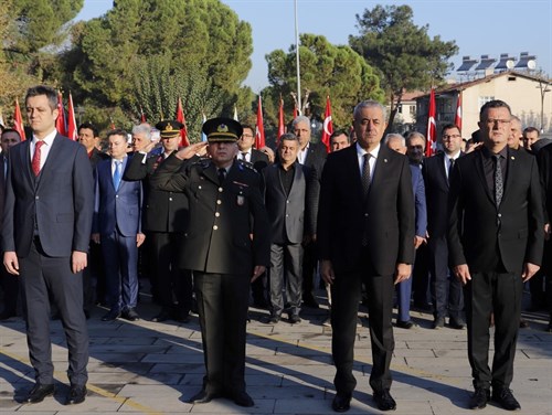 İlçemizde, Gazi Mustafa Kemal Atatürk'ün aramızdan ayrılışının 84. Yıldönümü Anma Programı düzenlendi.